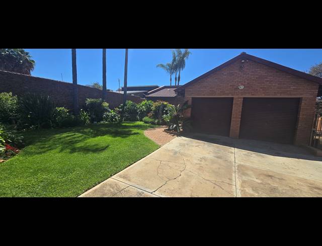 3 BEDROOM FREESTANDING FOR SALE IN CAPRICORN